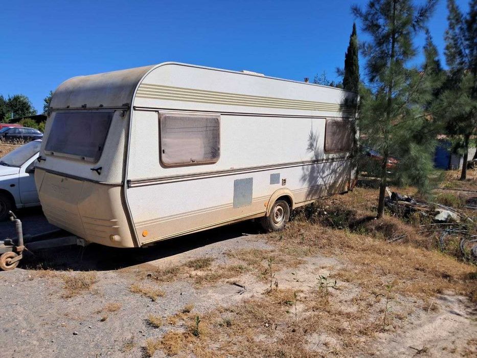 Caravana FENDT 6 m – Seca, acolhedora e pronta a habitar – 2400 €
