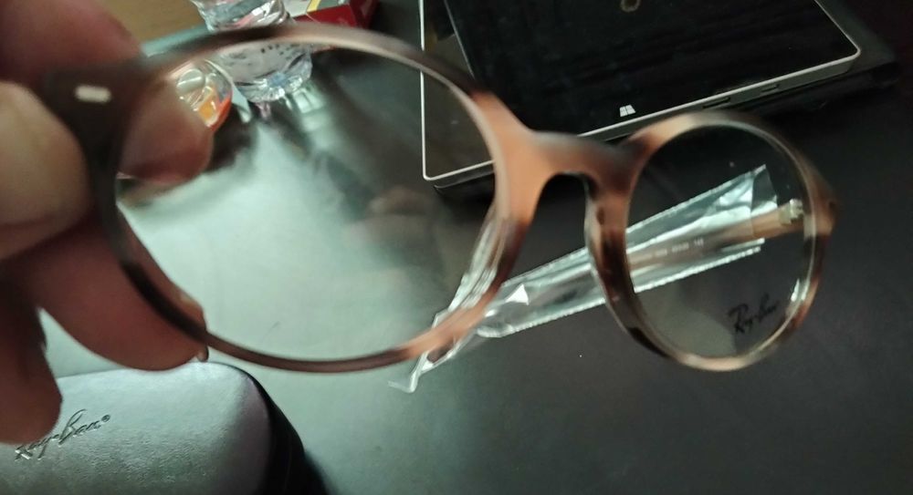 Óculos Ray ban, Ralph Lauren e Vogue originais.