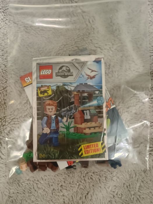 LEGO Jurassic World Owen i wieża obserwacyjna