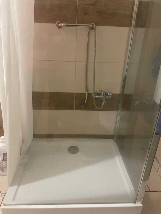 Sprzedam prawie nową kompletną kabinę 90cmx80cm