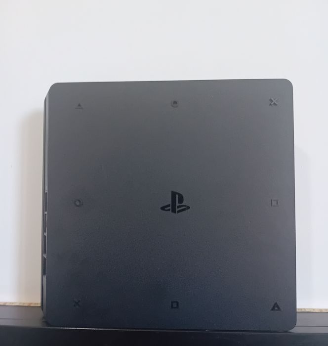 Ps4 Slim 1TB (como nova) + 1 jogo
