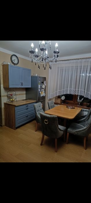 Dom w zabudowie zagrodowej z ziemia rolna i las