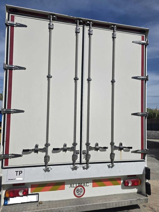 Camião Volvo FL 260 foto 4