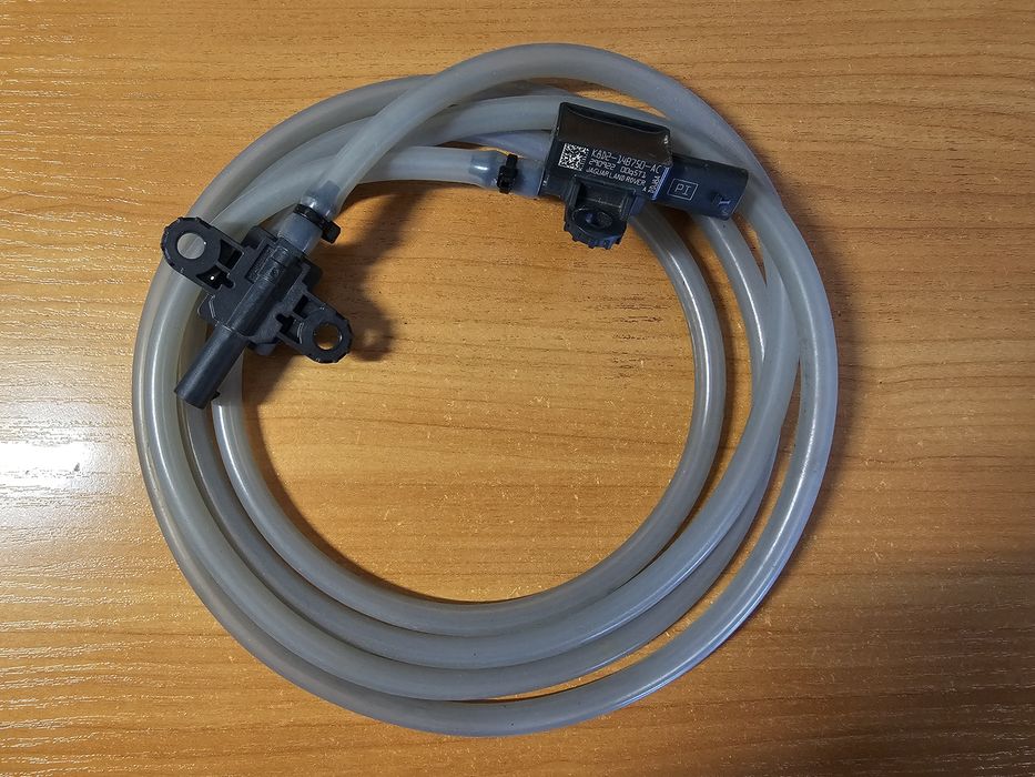 Датчик пішоходів Бампер передній Jaguar Land Rover K8D2-14B750-AC L551