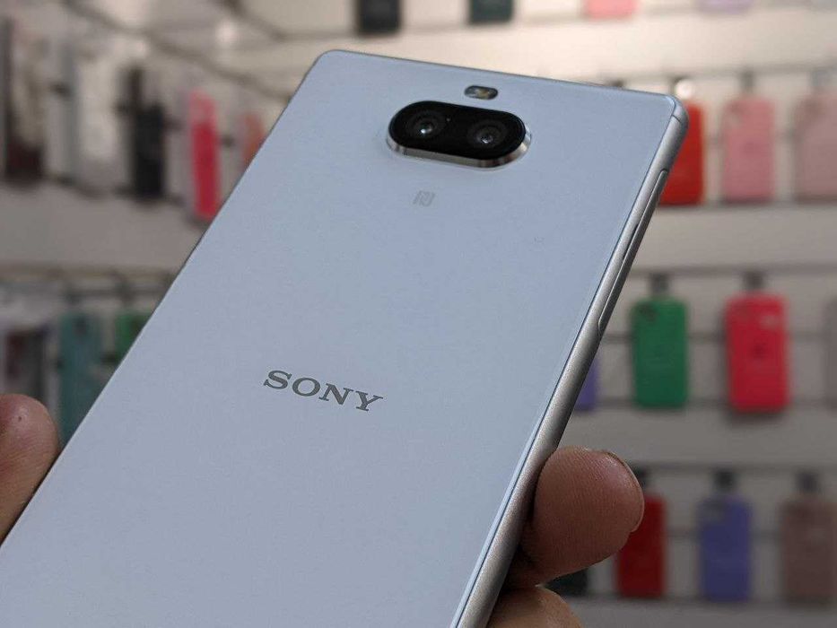 Телефон Sony Xperia 8 902SO 4/64Gb White