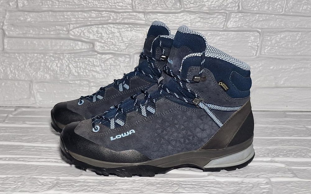 Водостійкі черевики Lowa Gore-Tex (38 розмір)
