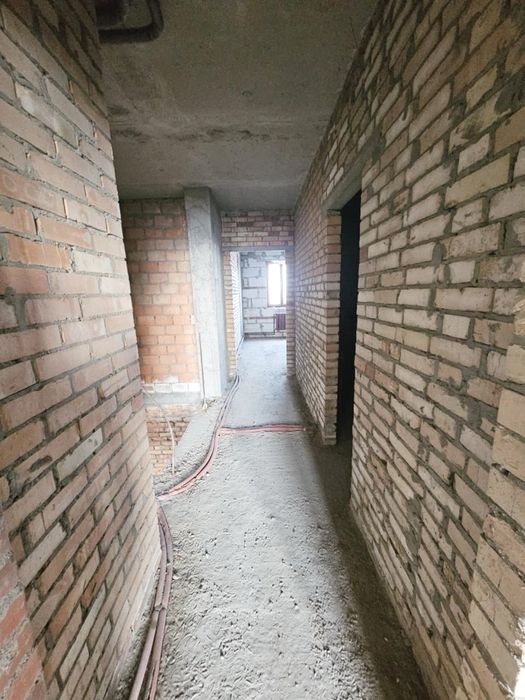 Продажа б/к 5 к.дворівневої кв. 175,5 кв.м. по вул. А.Ахматової, 13-Д