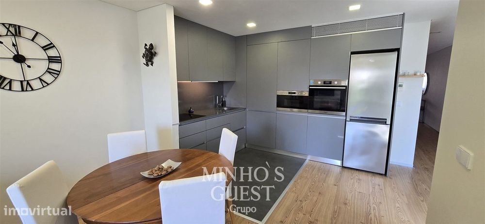 Apartamento T2(95m2) pronto habitar c/ AC e lugar de garagem - Centro