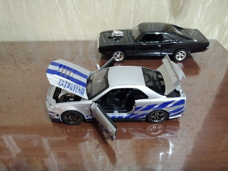 Моделька Dodge Challenger,Nissan GTR34 Skyline, Porsche 911,Bugatti