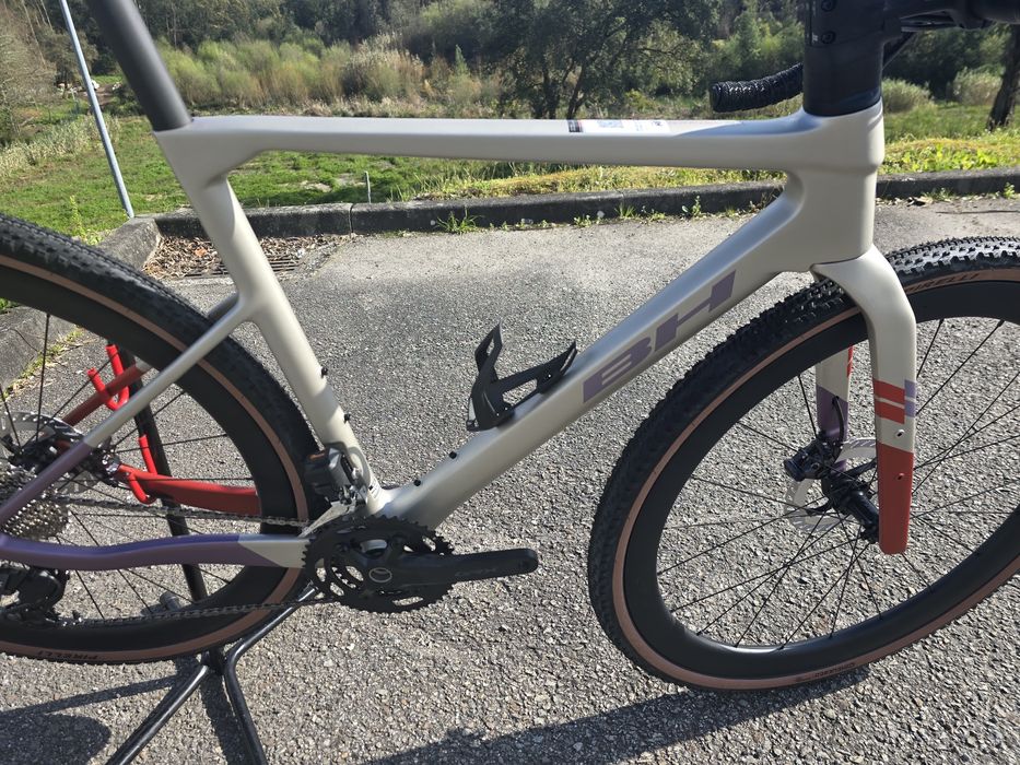 Bh gravel di2 rodas carbono