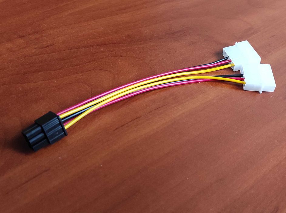 качественный фирменный переходник для доп. питания видеокарт 6 Pin