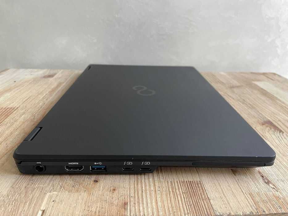 Ноутбук Fujitsu U 749