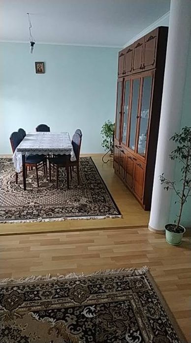 продаж будинку в Перлявці