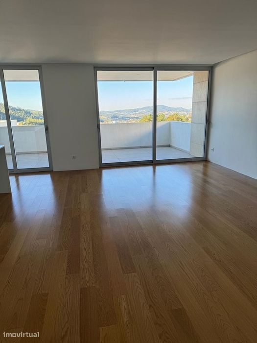 Arrenda-se Apartamento T3 na Falperra – Vista sobre a Cidade de Braga