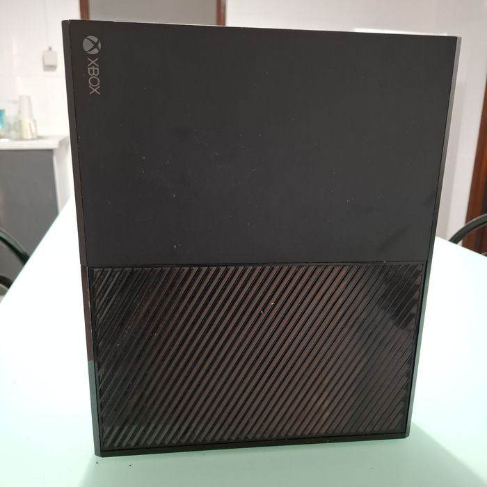 XBOX One 500Gb + 1 jogo