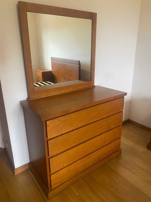 Quarto completo em madeira