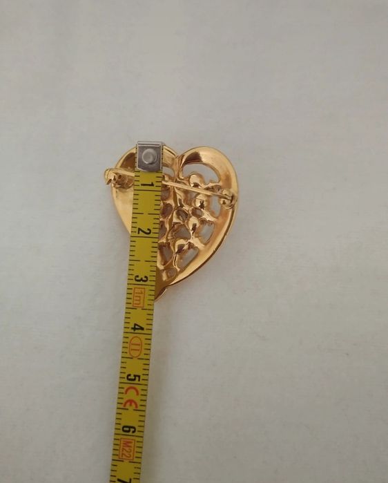 Pregadeira vintage Trifari