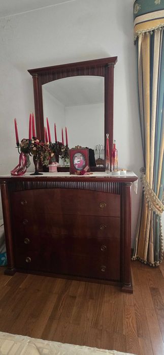 Mobília de quarto em madeira de cerejeira