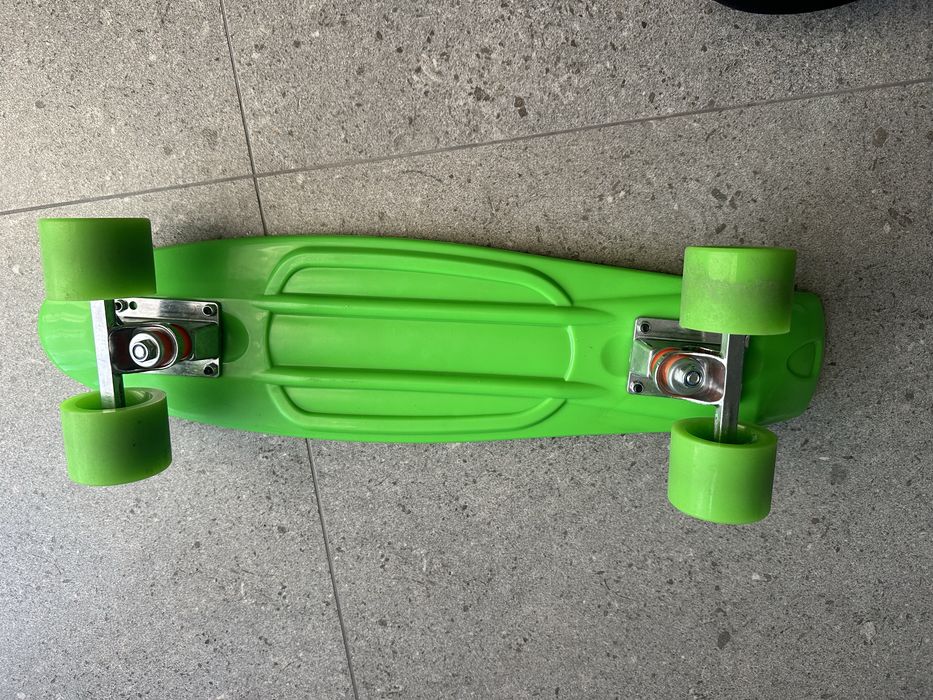 Скейт зелений skateboard