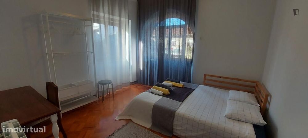 Quarto - localizado em Peniche