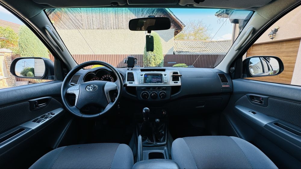 Toyota Hilux 2012 «Camping»