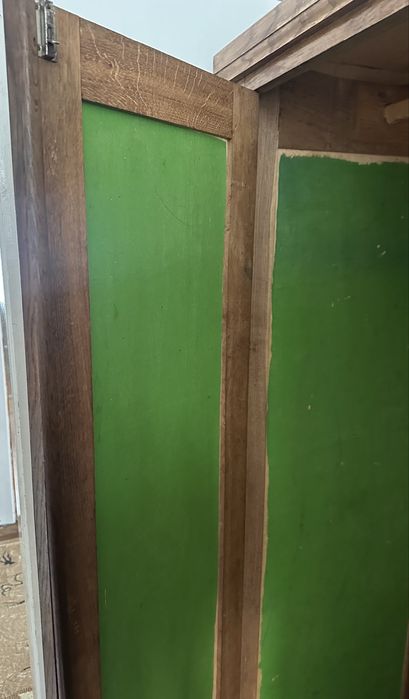 Дубова шафа ручної роботи