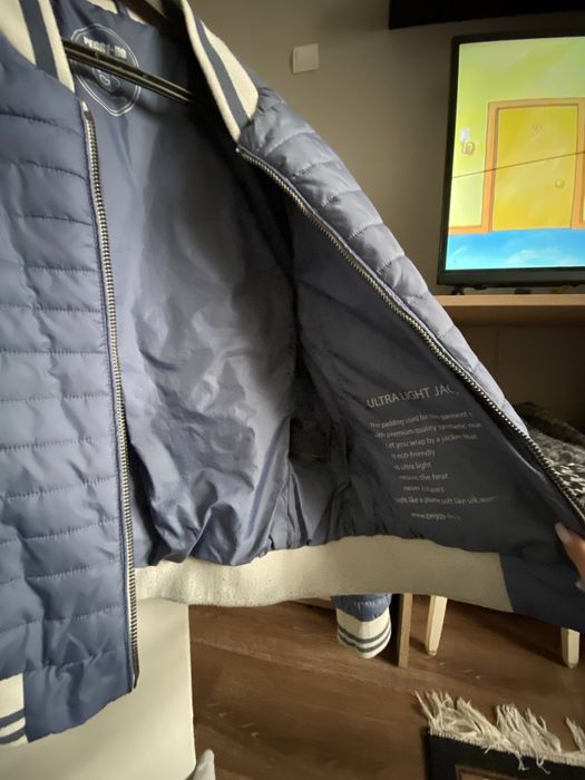 Блакитний бомбер