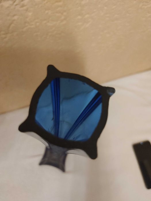 Wazon z blekitnego szlka artystycznego