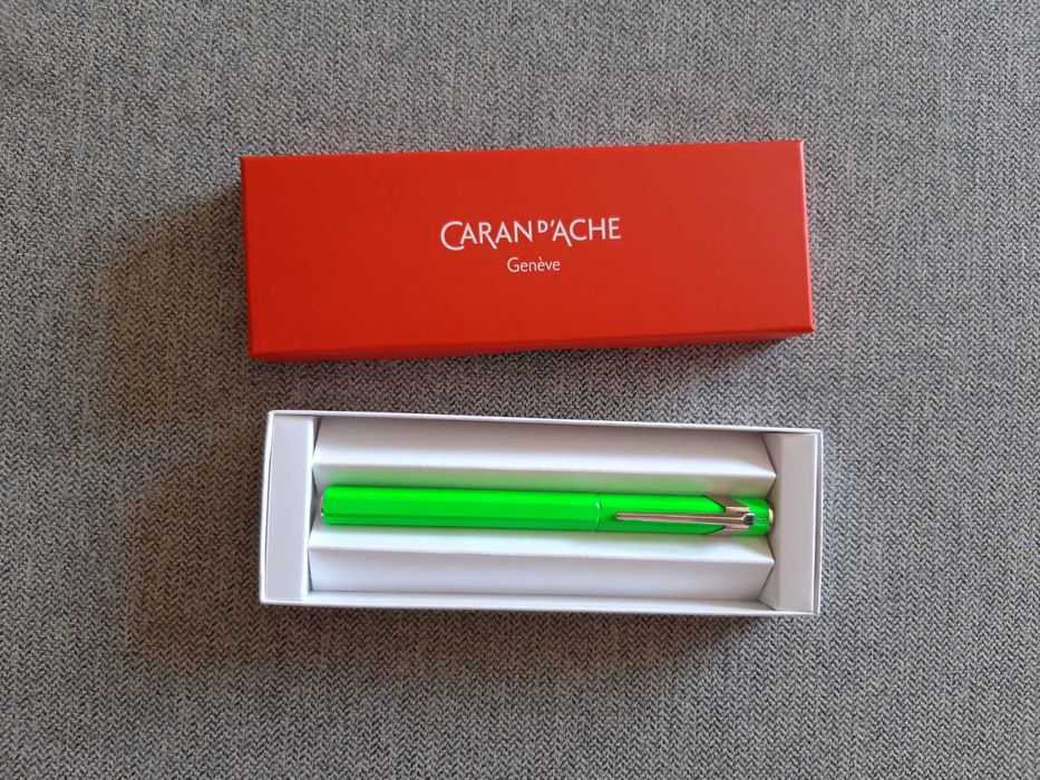 Caneta de tinta permanente Caran d'Ache - Artigo NOVO.