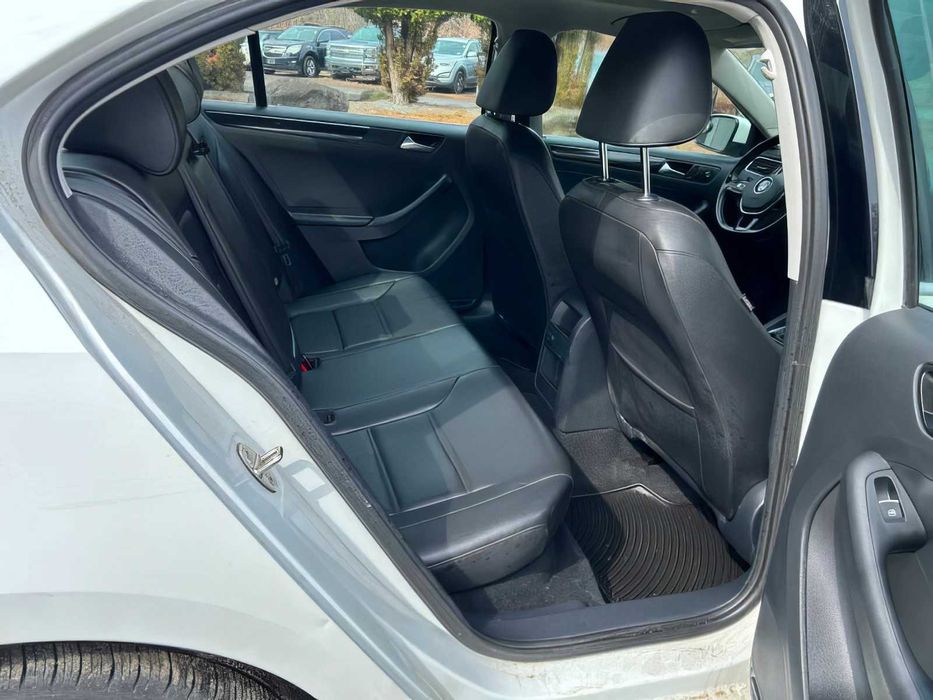 Volkswagen Jetta SEL Premium      2016