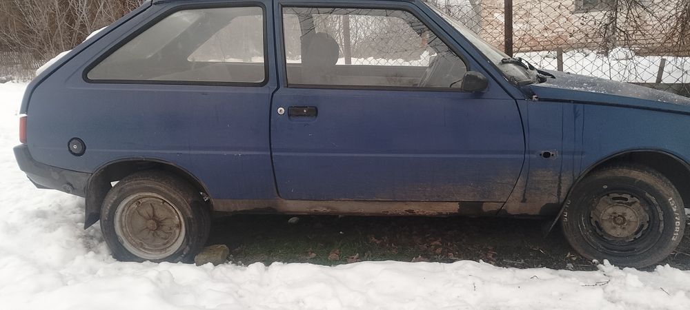 Продам машину таврію