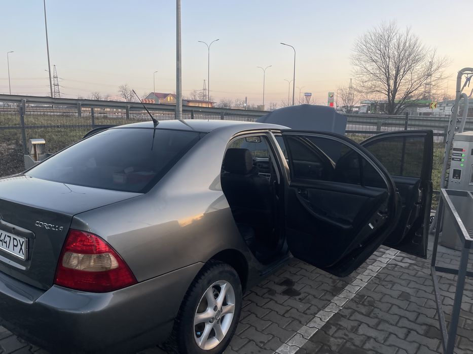 В продаже тойота корола