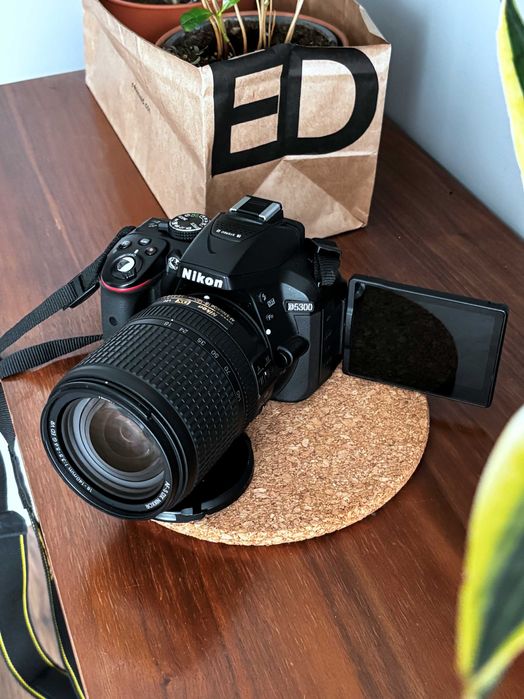 Lustrzanka Nikon D5300 + 18-140mm VR + torba Lowepro | zestaw