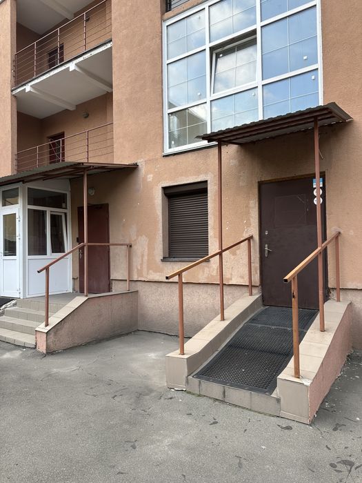 Комерційне приміщення 13 кв.м ЖК Вишневий квартал