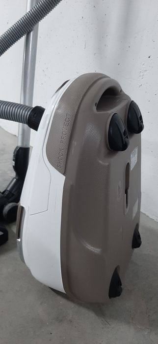 Rowenta Vacuum Cleaner426914224612331524