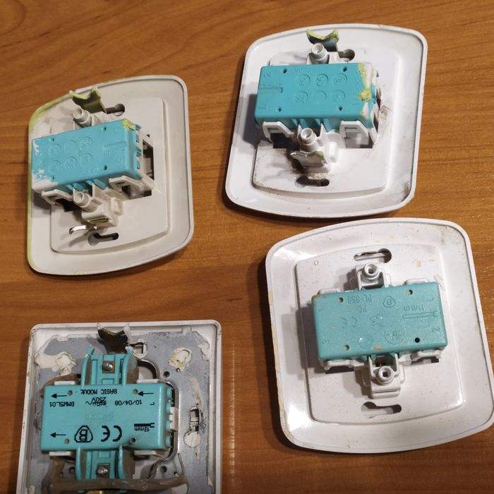 Tanio włączniki w bdb stanie hurtowo