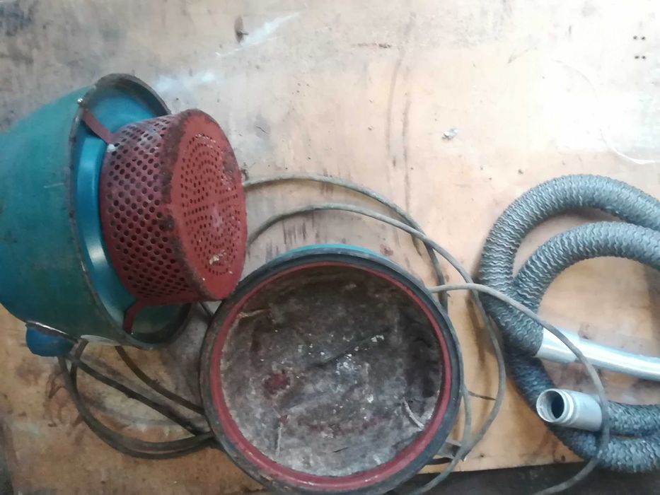 Продам пылесос советского периода Вихрь,,Тайфун