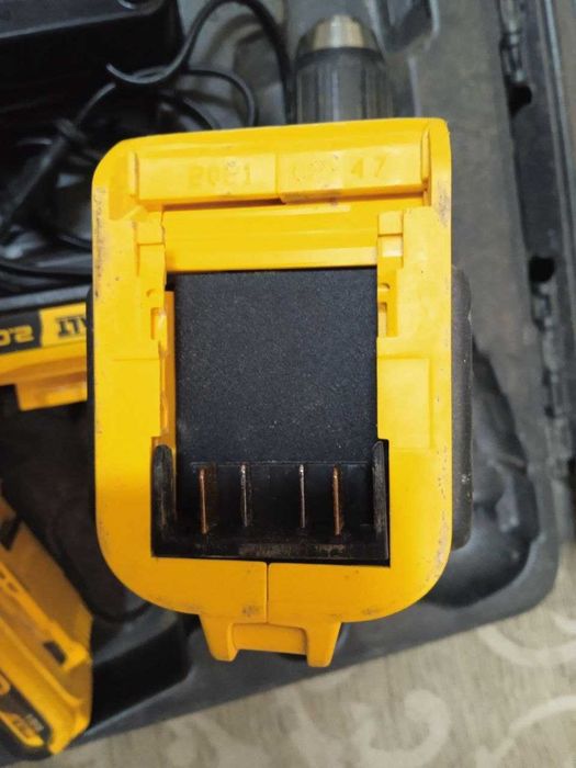 DeWALT DCD771-ks