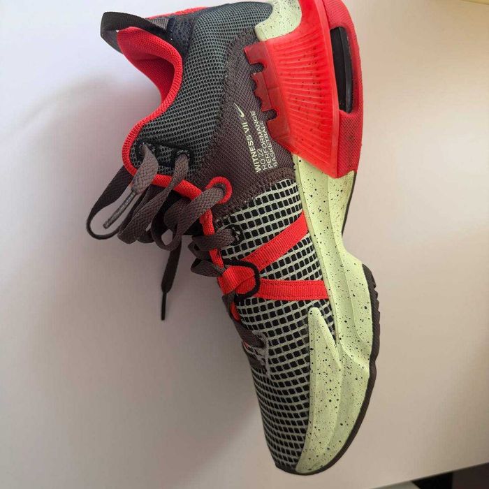 Оригинальные мужские кроссовки Nike LeBron Witness VII — Размер 42 (26.5-27 см)