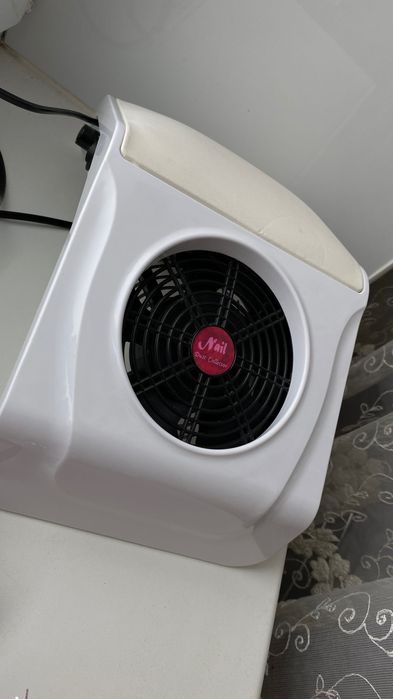 Витяжка для манікюру