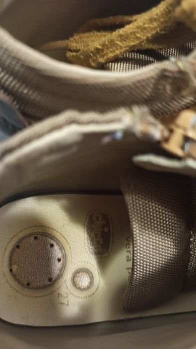 botas camel Chicco 27