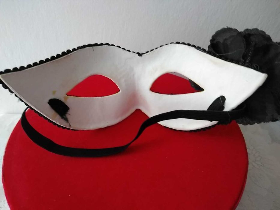 Piękna maska karnawałowa