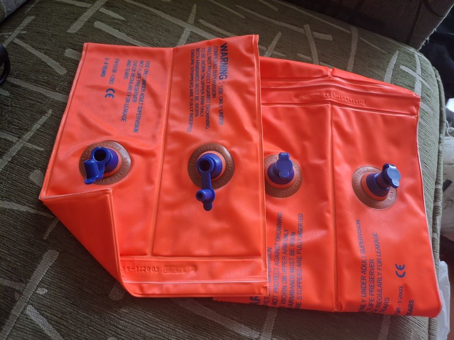 Нарукавники для плавання