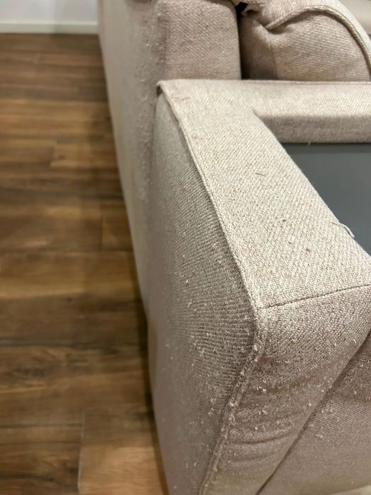 Sofá com chaise long e cama