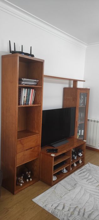 Móvel sala com centro e duas colunas