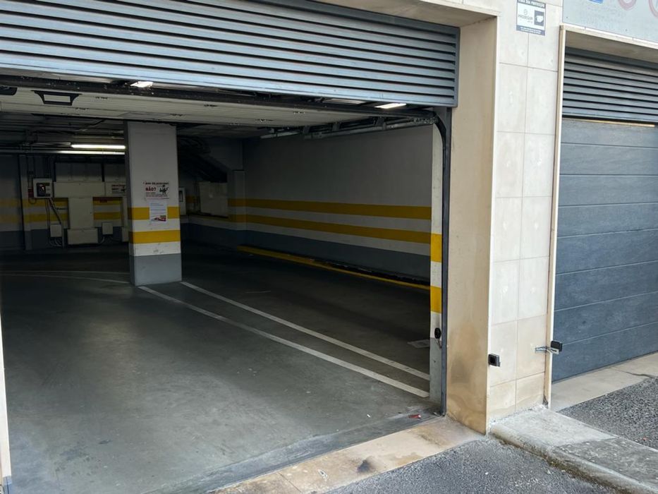 Lugar Garagem - Av. Berlim, Lisboa!