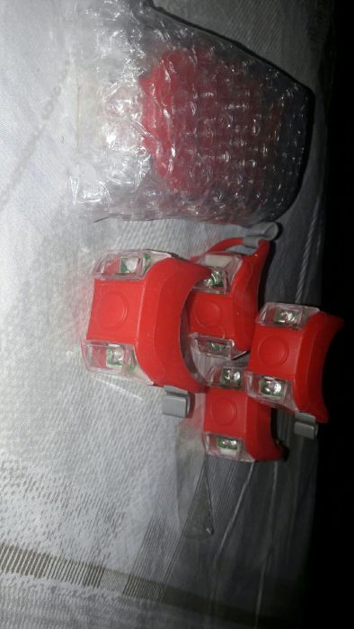 Продам светодиод отражатели на велосипед.