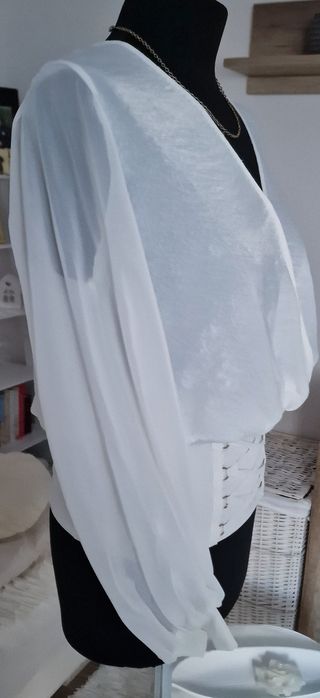 Bluzka biala" STAR by Julien Macdonald ".