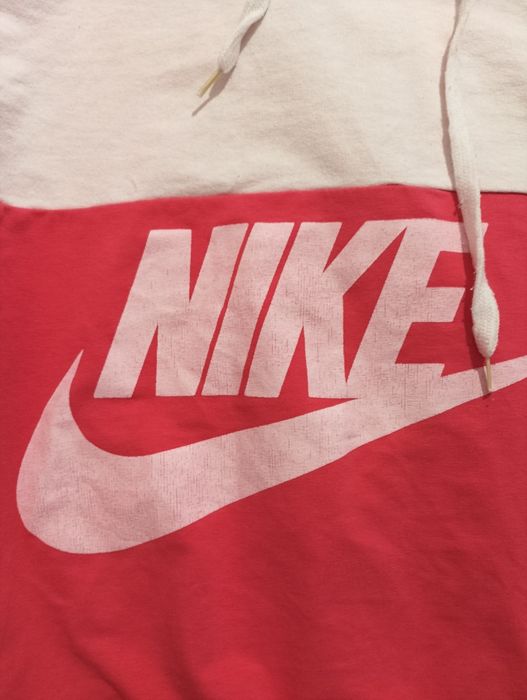 Koszulka 158 Nike z kapturem stan bdb