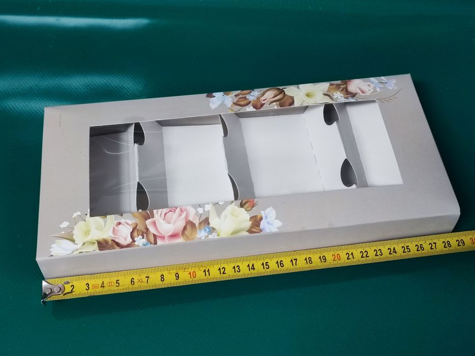 kolorowe kartonowe opakowanie na desery,,eklery 29*12,5*3cm